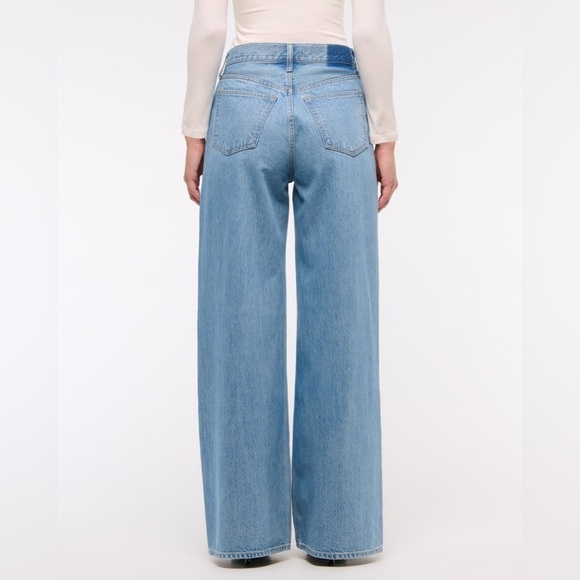 NWT A&F High Rise Wide Leg Jean Medium Wash 34 Long - Picture 2 of 15